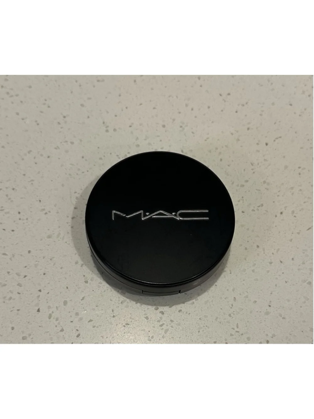 MAC Studio Fix Powder Plus Foundation | NC10 | NWOB | COMPACT BROKEN